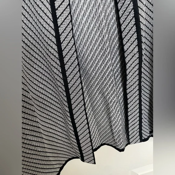 Exclusively Misook Black & White Open Front Short Sleeve Knit Cardigan M - Picture 5 of 11